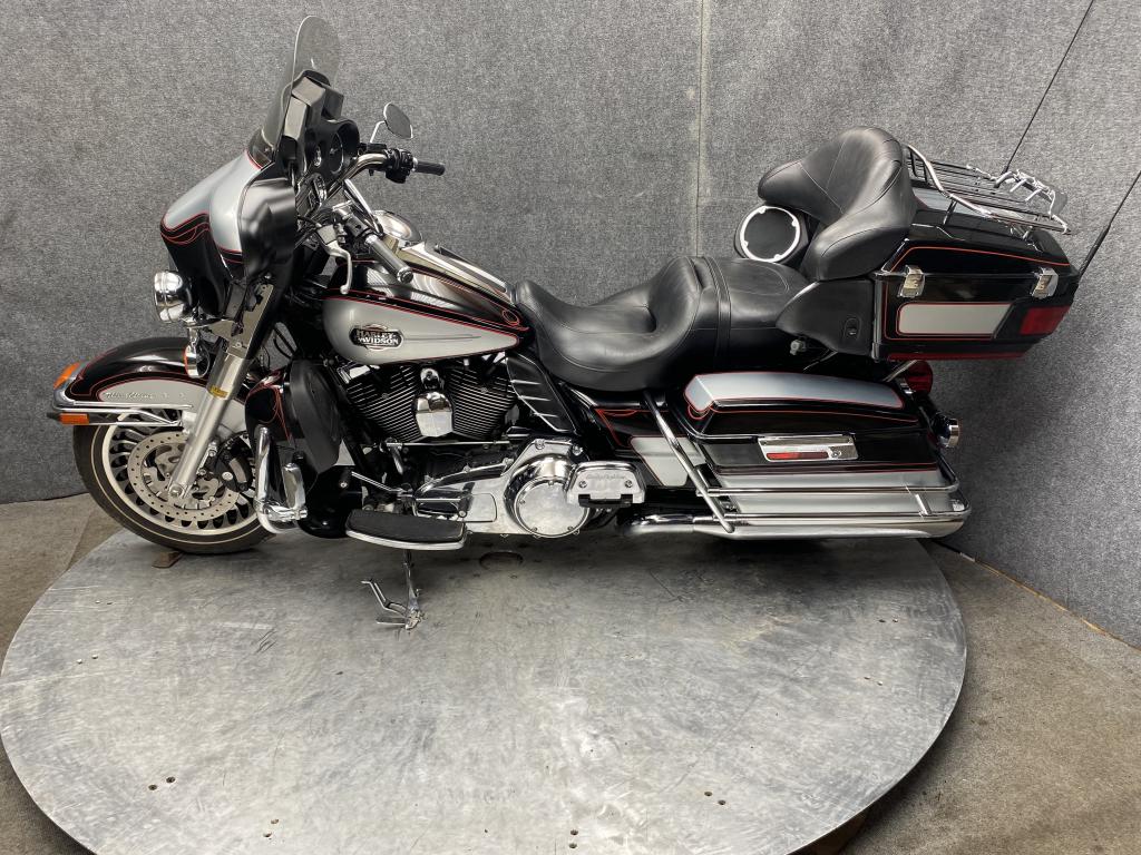 2010 Harley-Davidson FLHTCUI