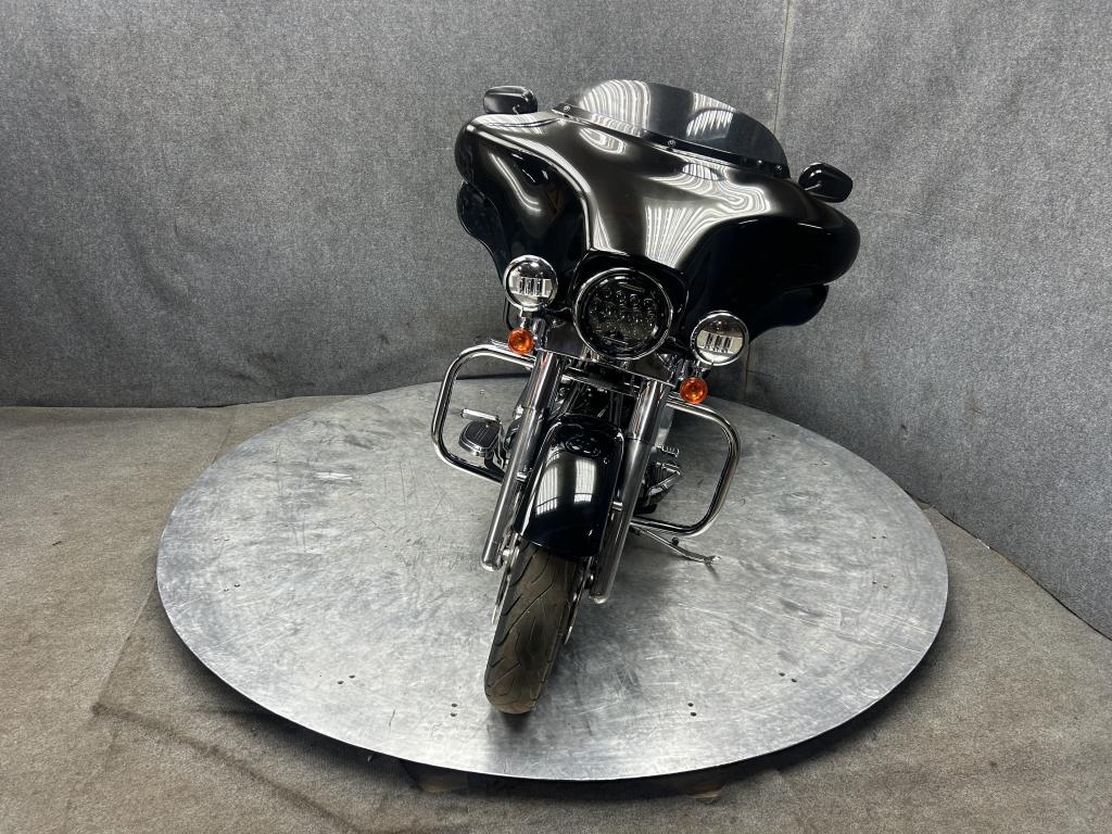 2010 Harley-Davidson FLHX