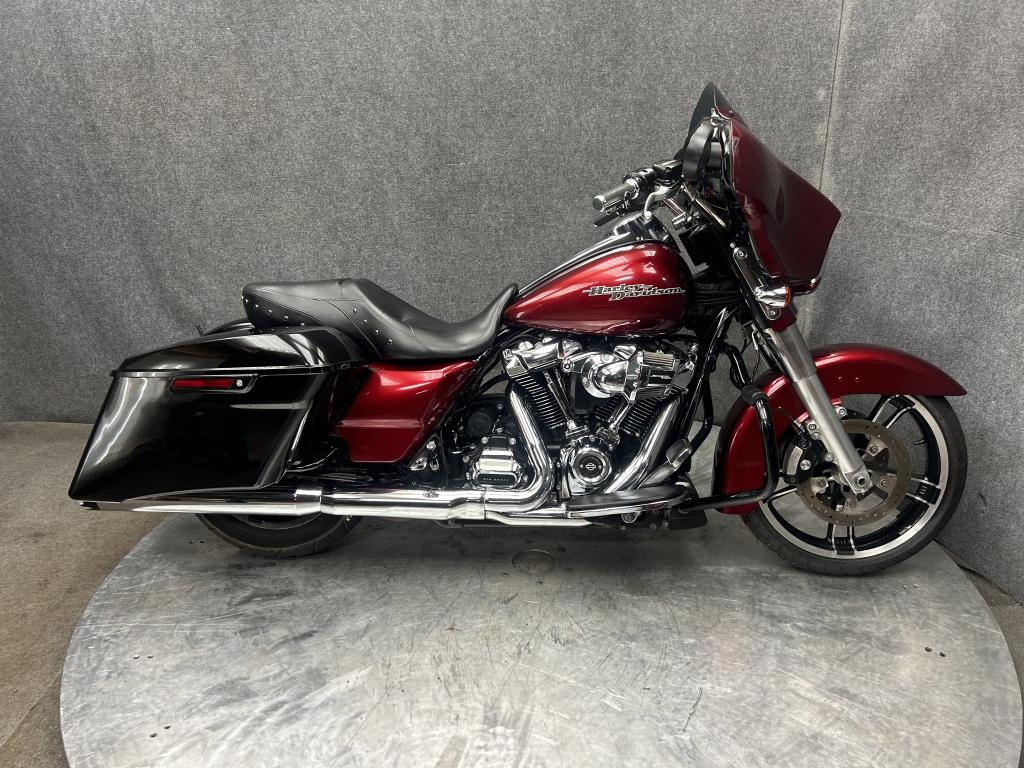 2017 Harley-Davidson FLHXS