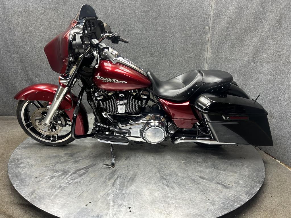 2017 Harley-Davidson FLHXS