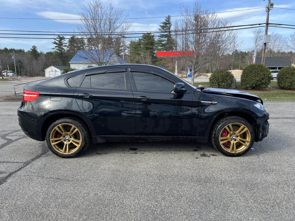 2011 BMW X6 M