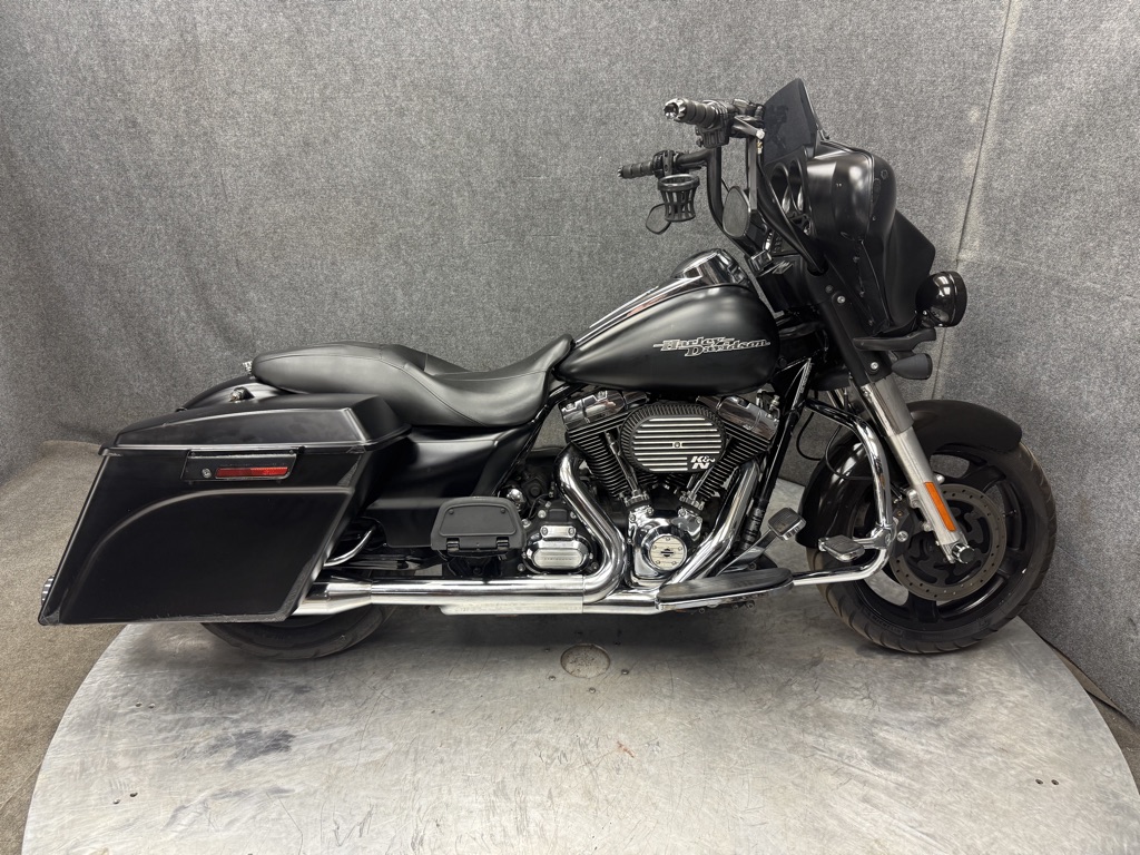 2013 Harley-Davidson FLHX