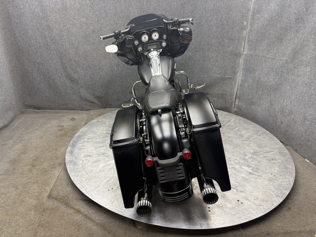 2013 Harley-Davidson FLHX