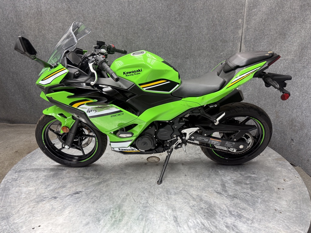 2025 Kawasaki Ninja 500 SE
