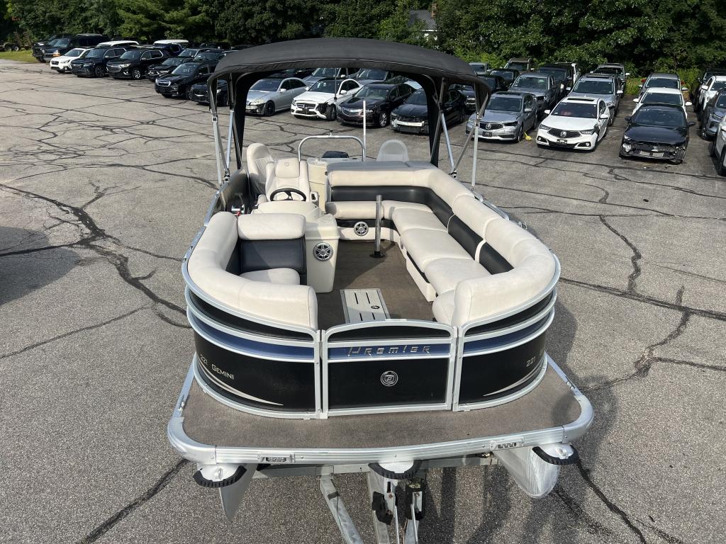2012 Premier 221 Gemini