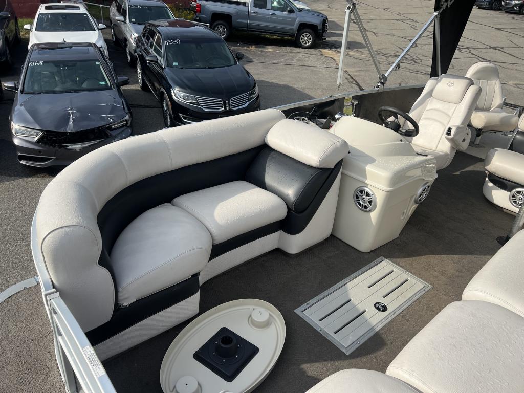 2012 Premier 221 Gemini