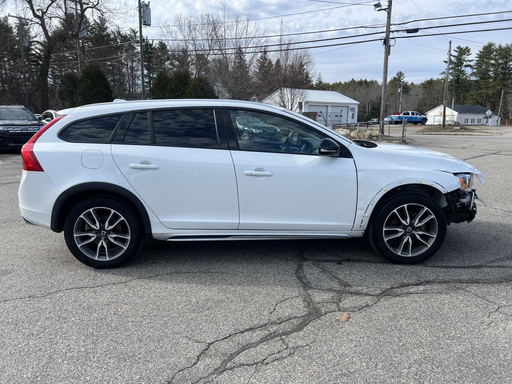 2018 Volvo V60 Cross Country