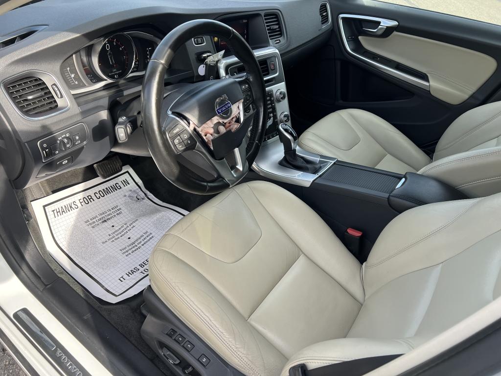 2018 Volvo V60 Cross Country