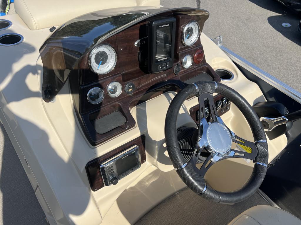2019 Sylvan Mirage 8520