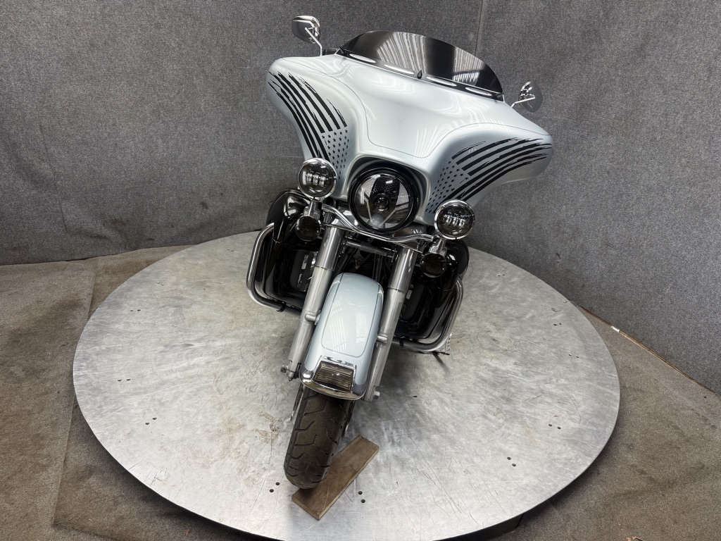 2011 Harley-Davidson FLHTCI