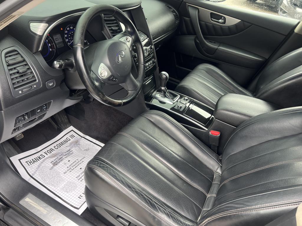 2017 Infiniti QX70