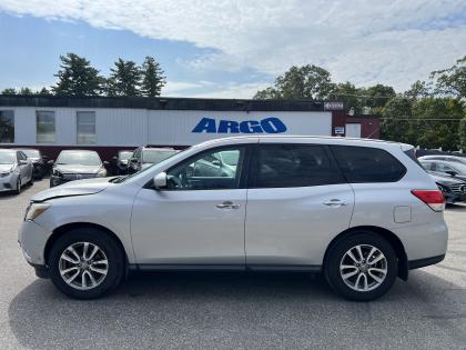 Thumbnail of salvage repairable 2015 Nissan Pathfinder for sale.