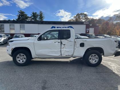 Thumbnail of salvage repairable 2022 Nissan Frontier for sale.