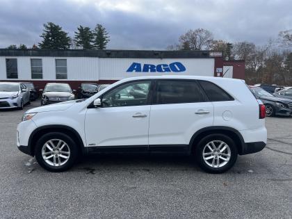 Thumbnail of salvage repairable 2015 Kia Sorento for sale.