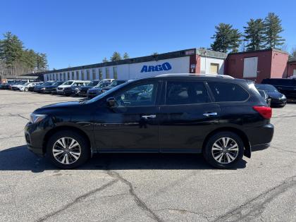 Thumbnail of salvage repairable 2017 Nissan Pathfinder for sale.