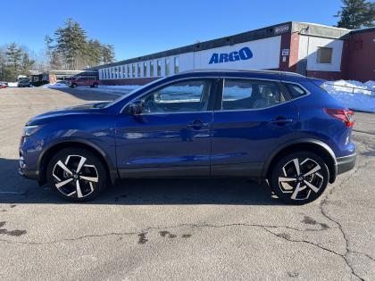 Thumbnail of salvage repairable 2021 Nissan Rogue Sport for sale.