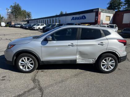Thumbnail of salvage repairable 2019 Nissan Rogue Sport for sale.