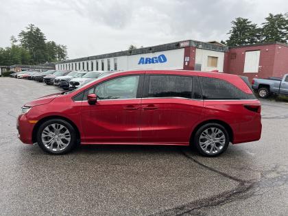 Thumbnail of salvage repairable 2025 Honda Odyssey for sale.