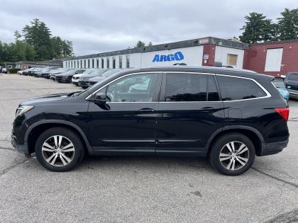 Thumbnail of salvage repairable 2017 Honda Pilot for sale.